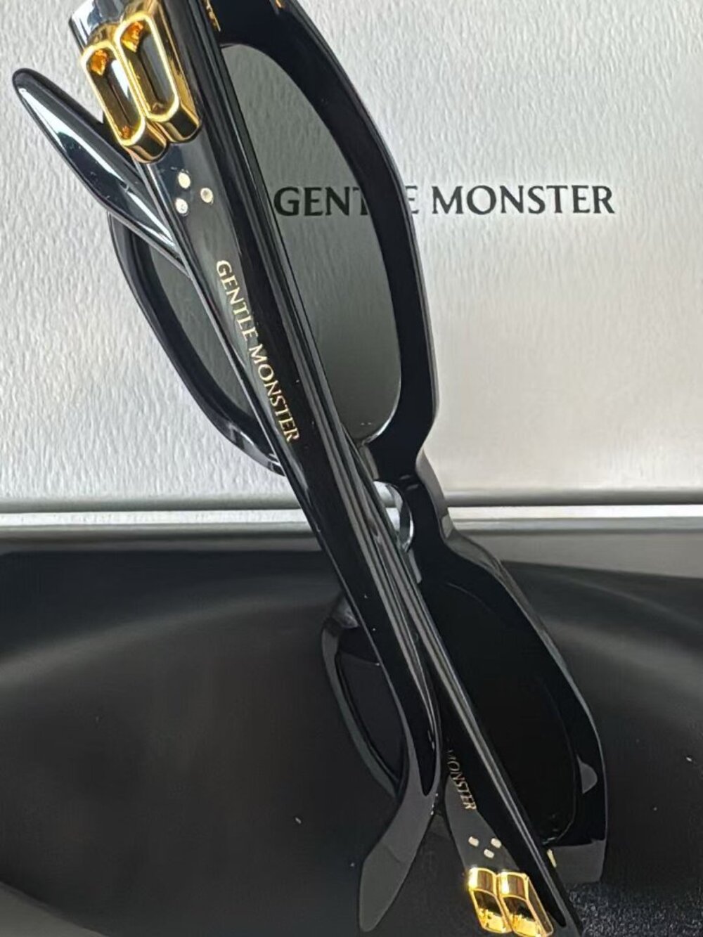 Gentle Monster MIRO Black Rectangular Sunglasses Gold Detail - Picture 5 of 8